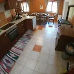 Dea Шале *